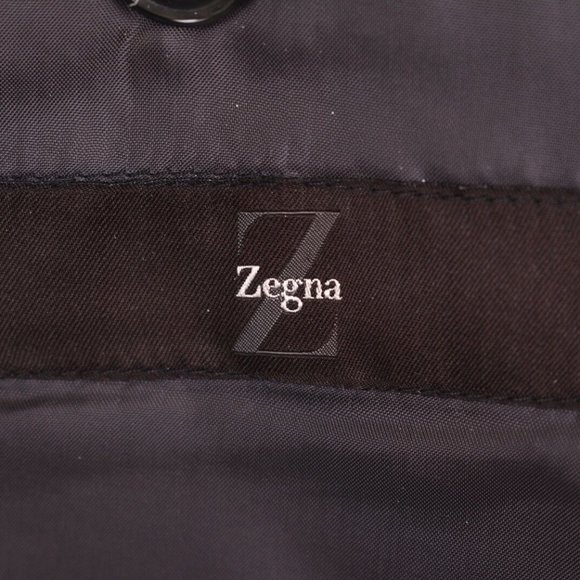 Gray Men's Suit with Green Polka Dot Tie - Picture 7 of 10